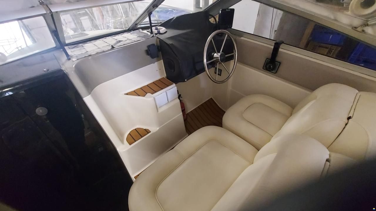 Maxum 2300