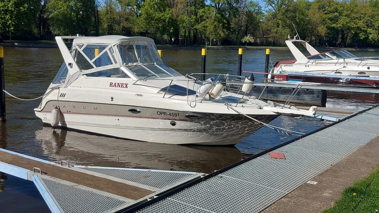 Maxum 2300