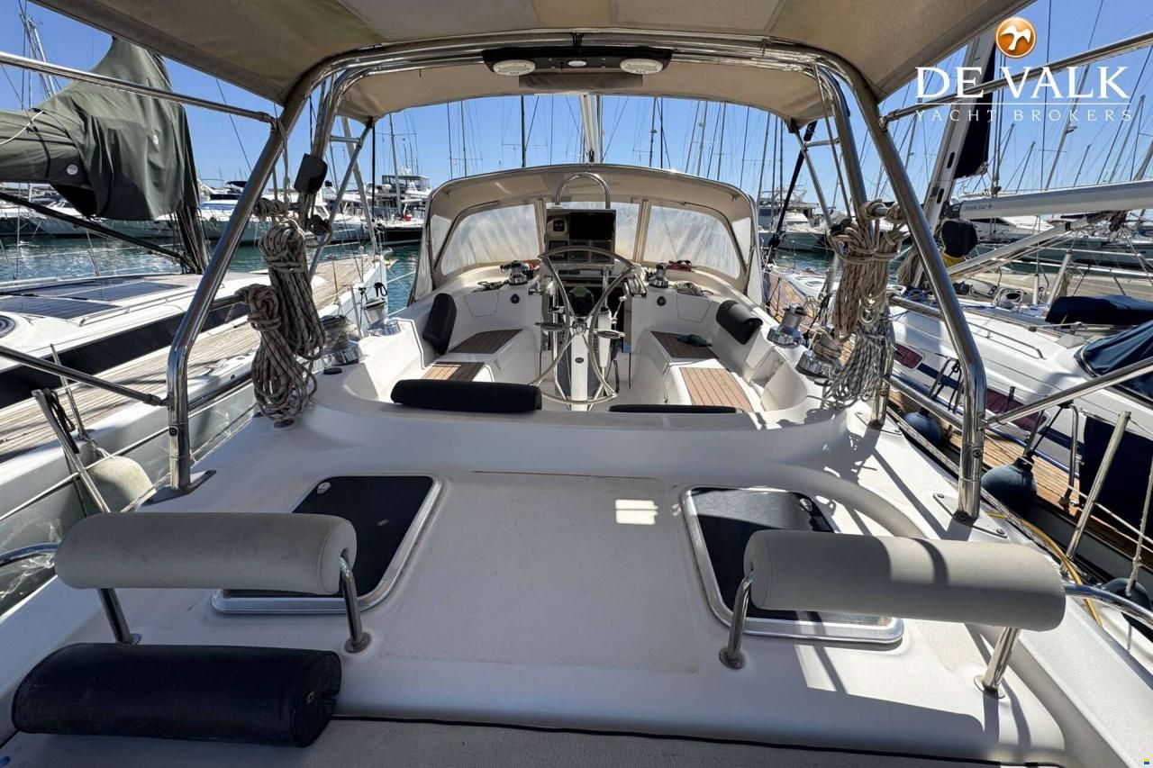 Hunter Marine 50 Center Cockpit