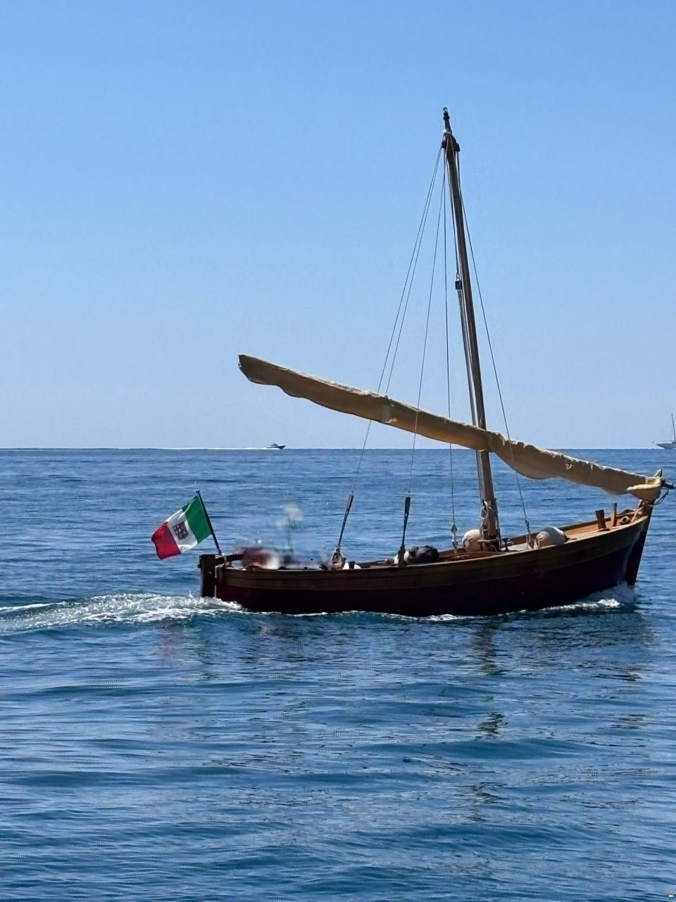 Gozzo a vela latina