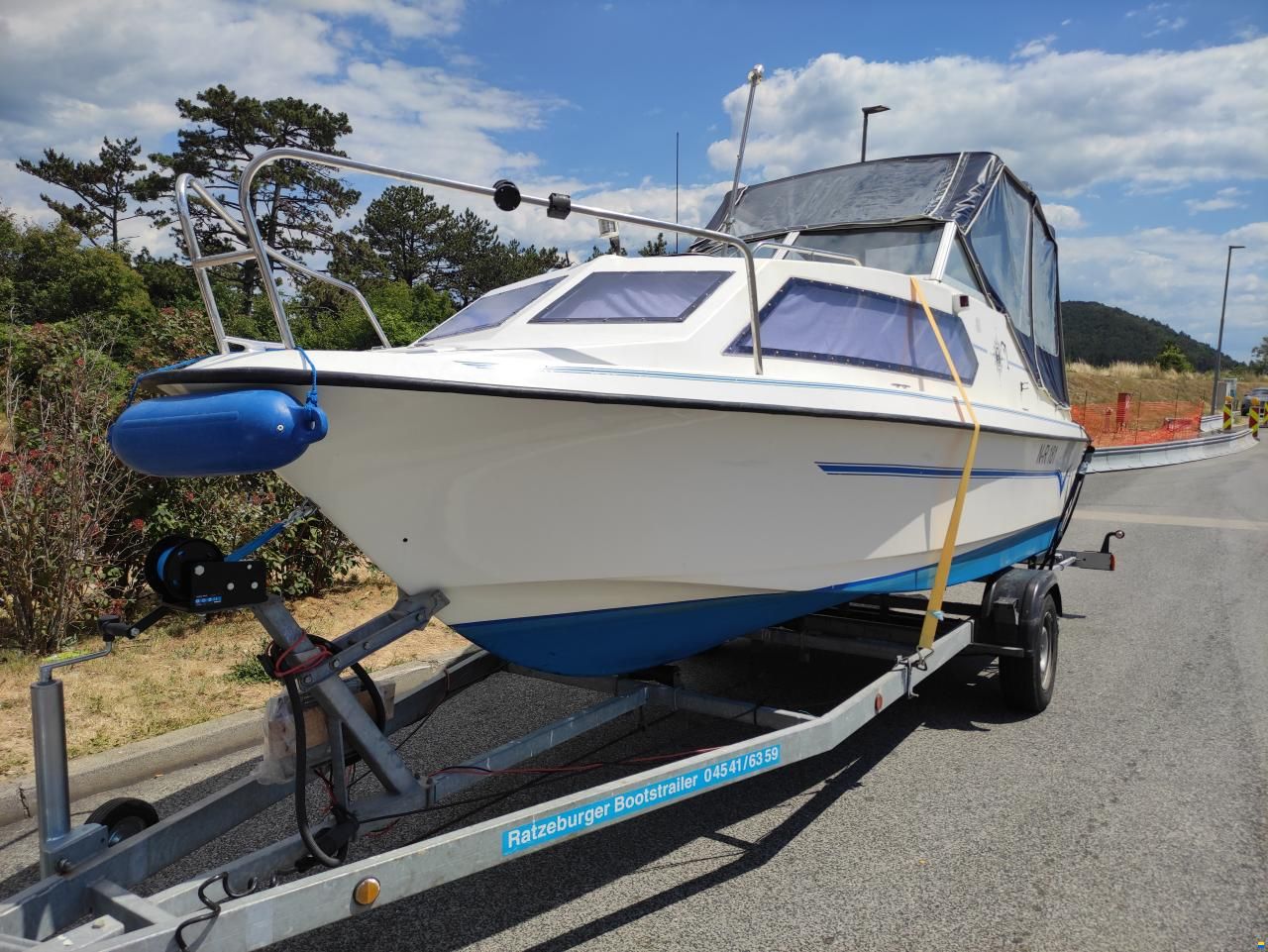 CH Marine Dolphin