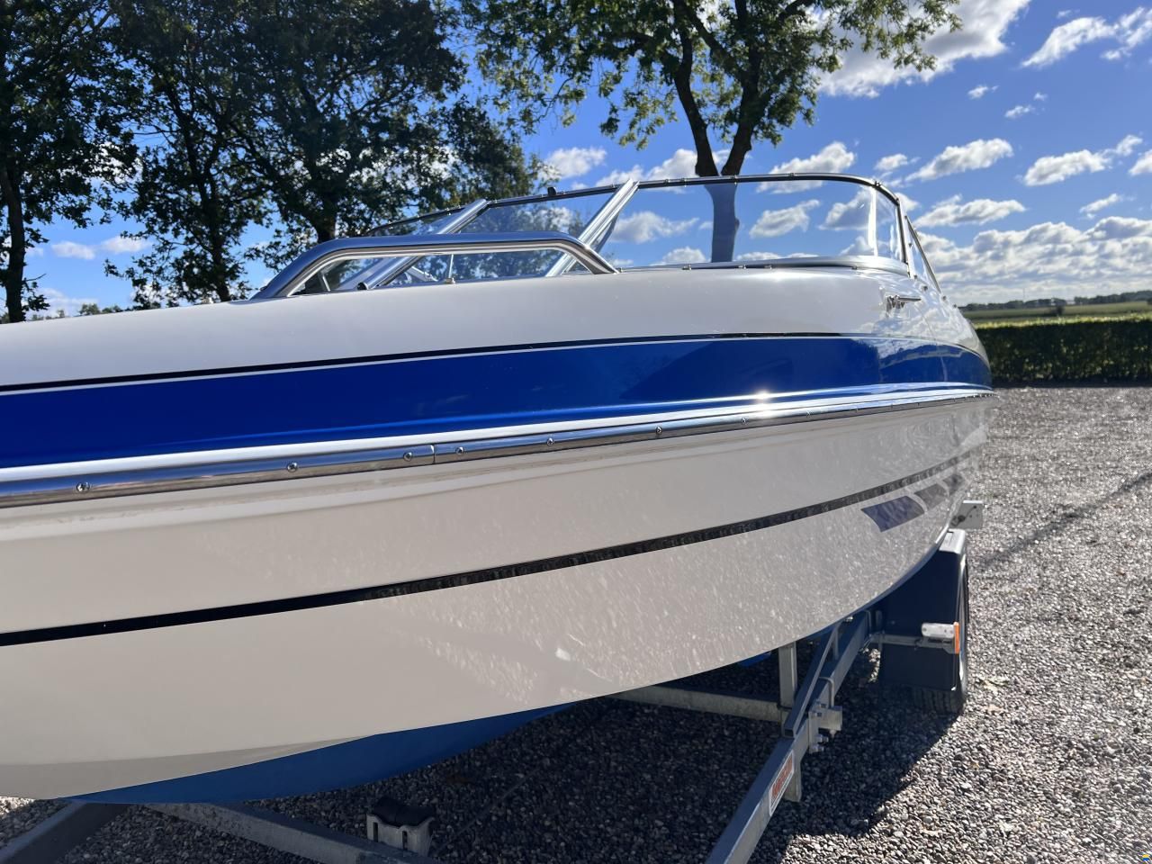 Glastron GT185