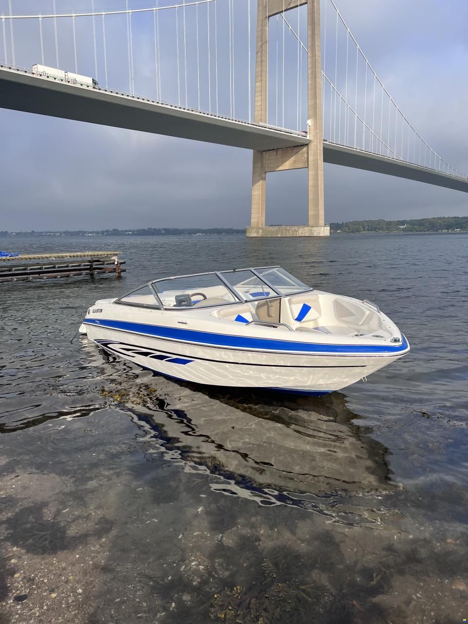 Glastron GT185
