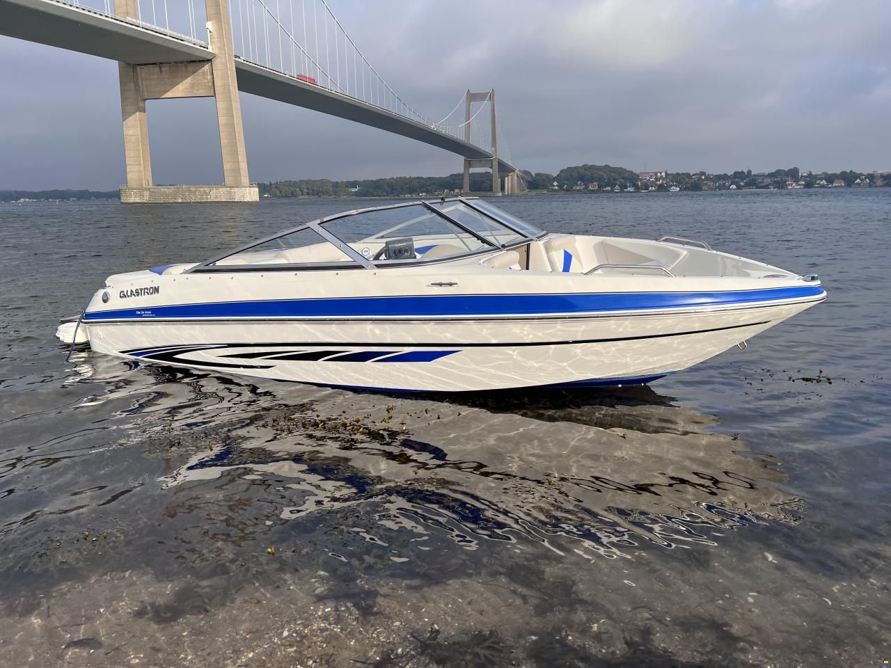 Glastron GT185