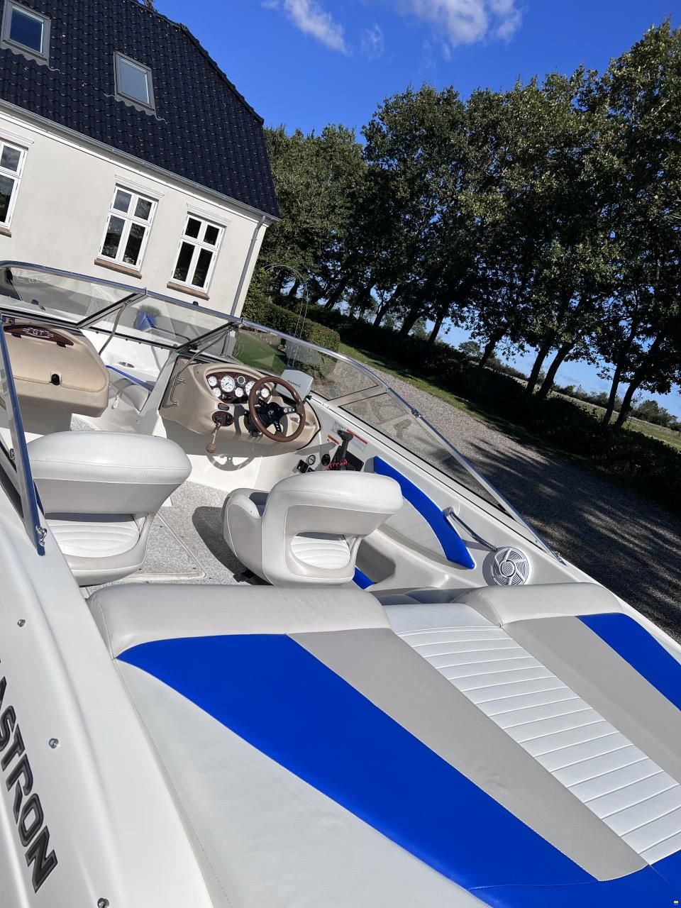 Glastron GT185