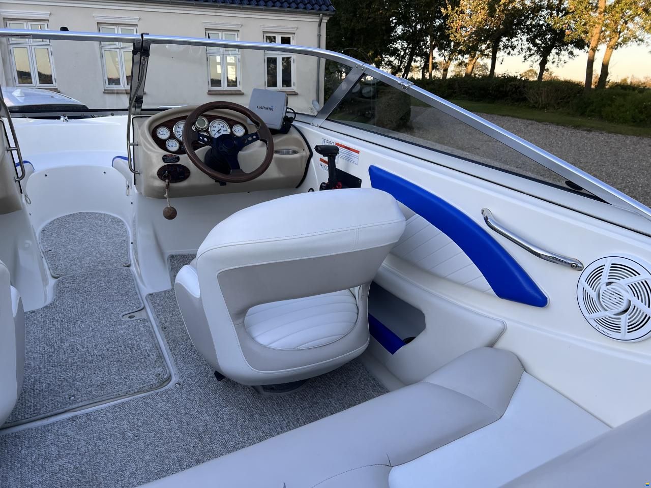 Glastron GT185