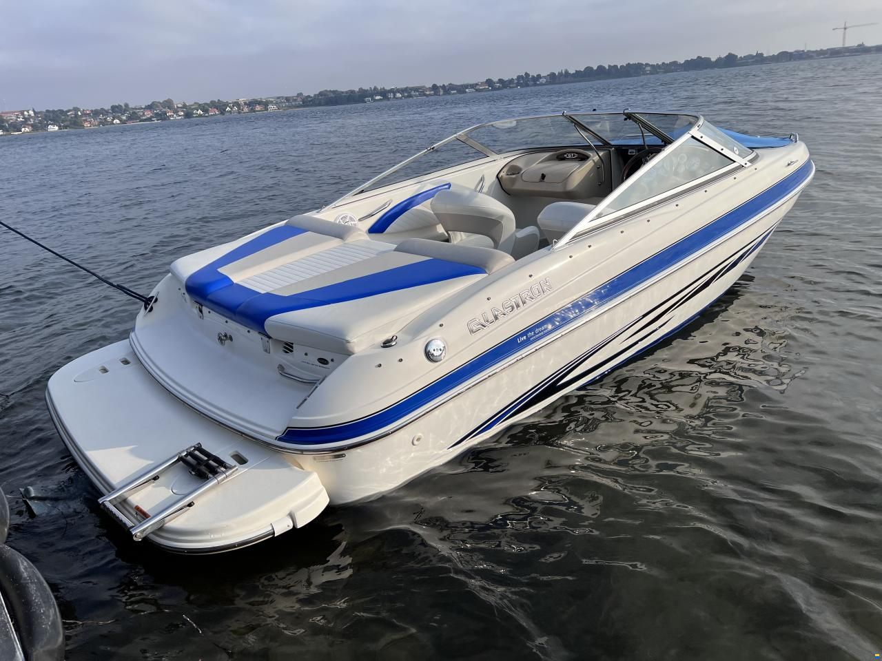 Glastron GT185