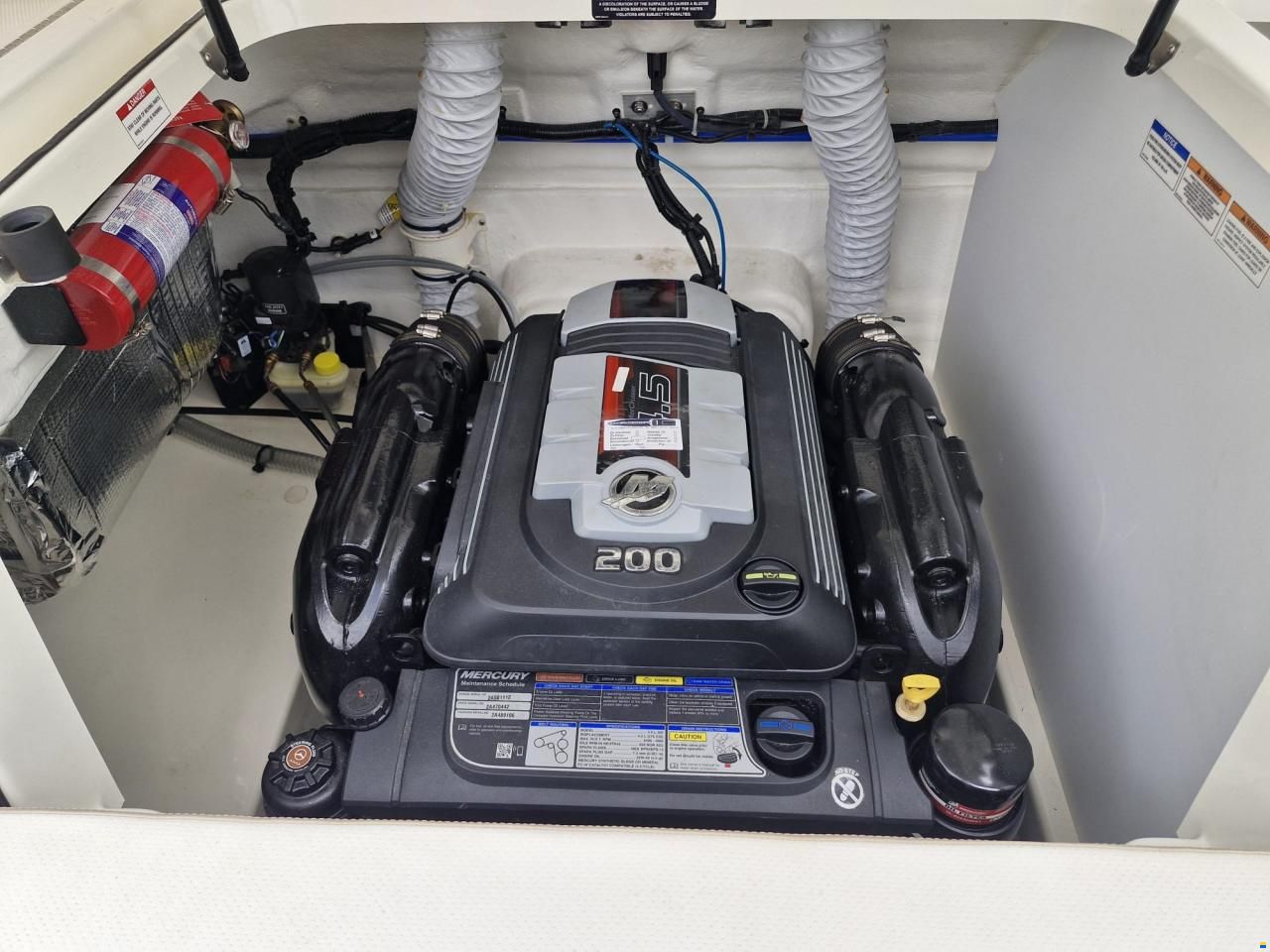 Bayliner VR5 Cuddy