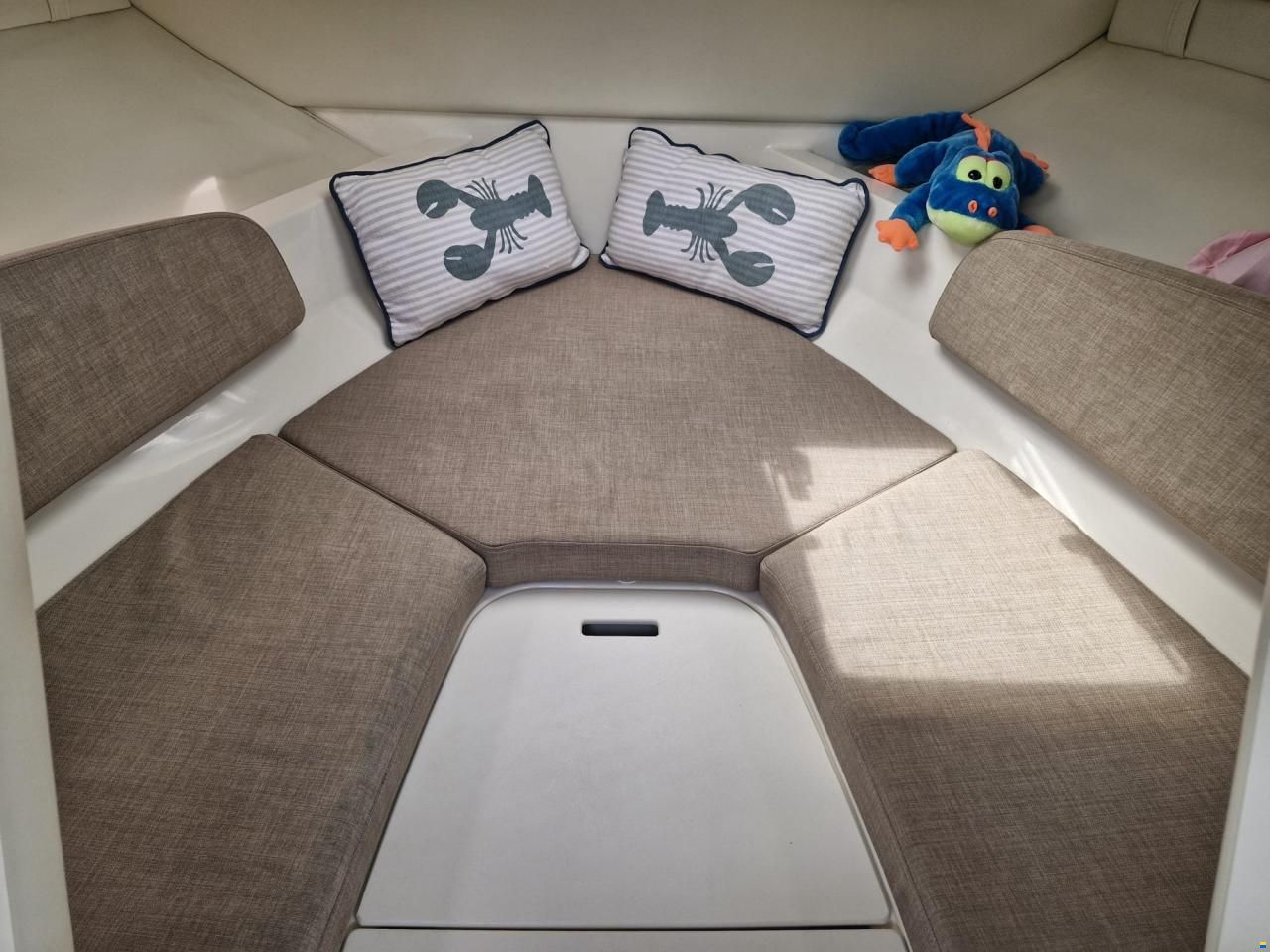 Bayliner VR5 Cuddy