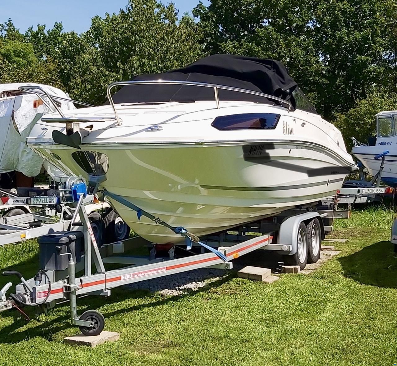 Bayliner VR5 Cuddy