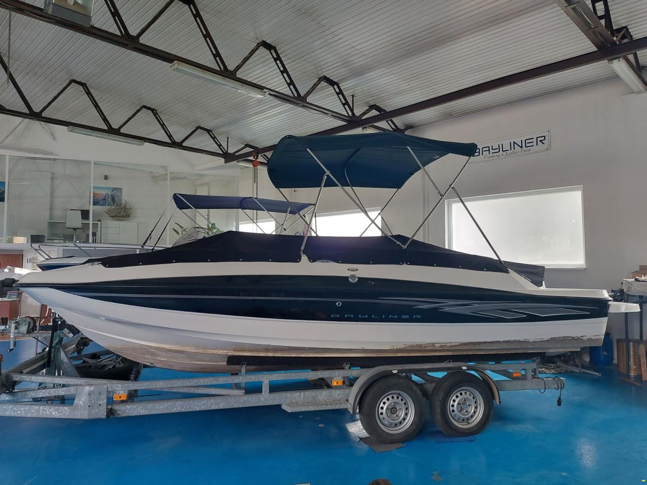 Bayliner 217