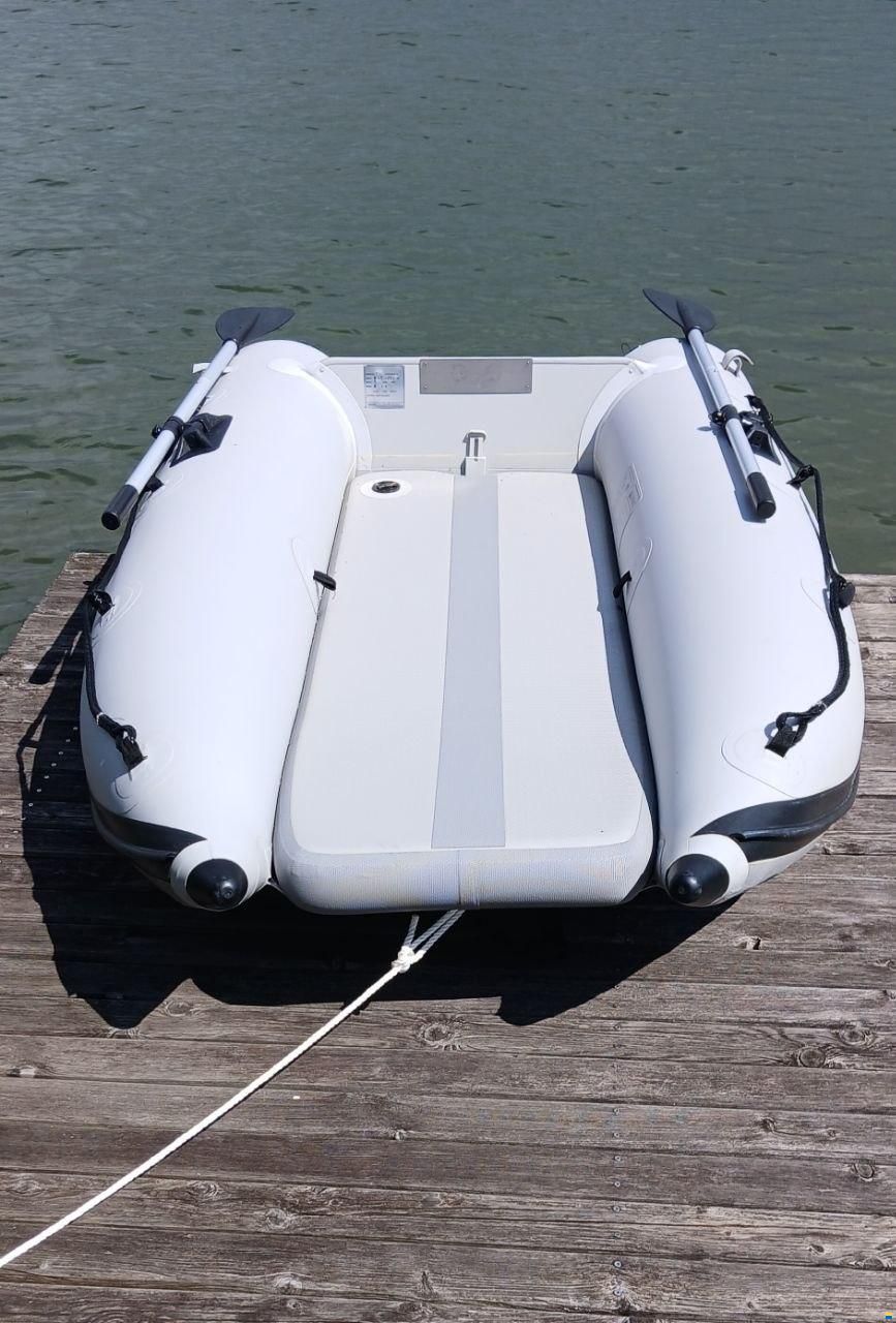 Takacat T240L