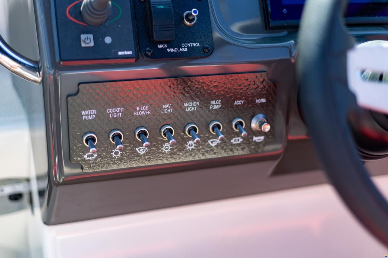 Bayliner 742 R Edition