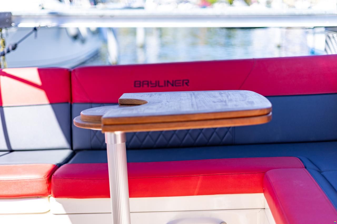 Bayliner 742 R Edition