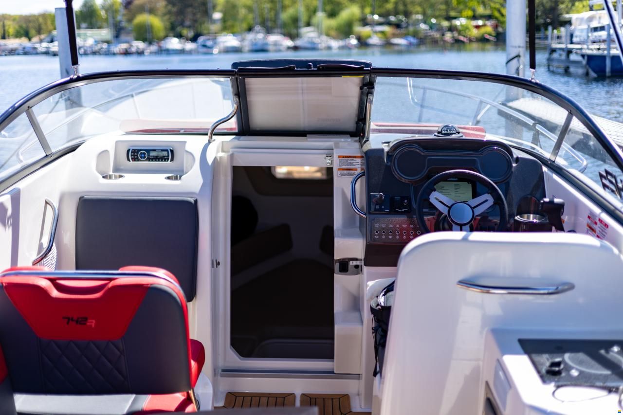 Bayliner 742 R Edition