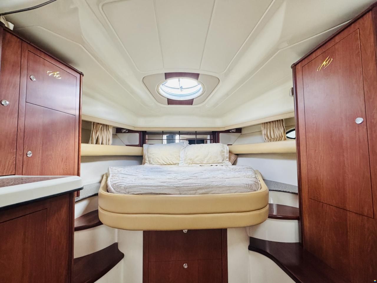 Monterey 330 355 Sport Yacht