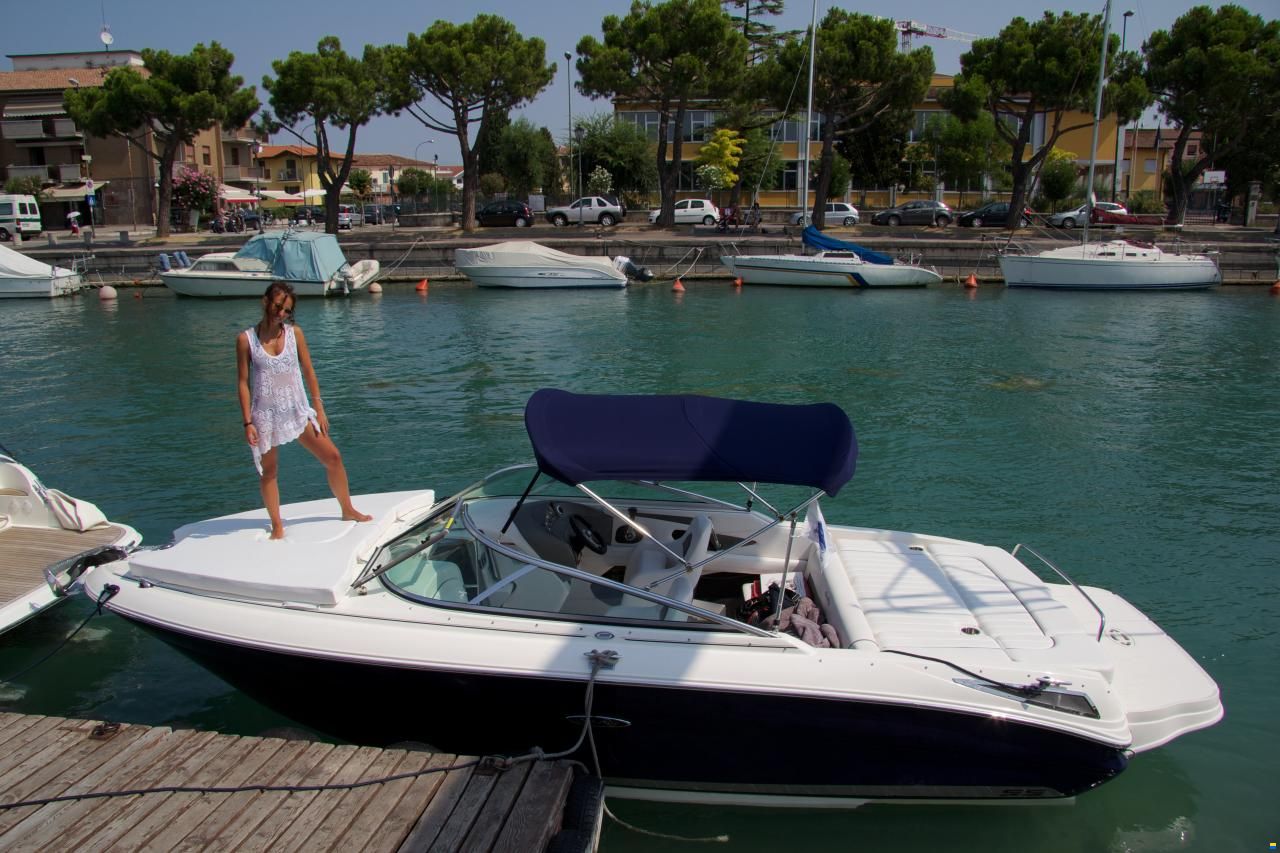 Sea Ray 220 SSE