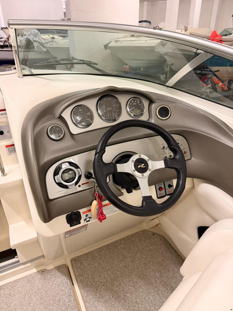 Sea Ray 220 SSE