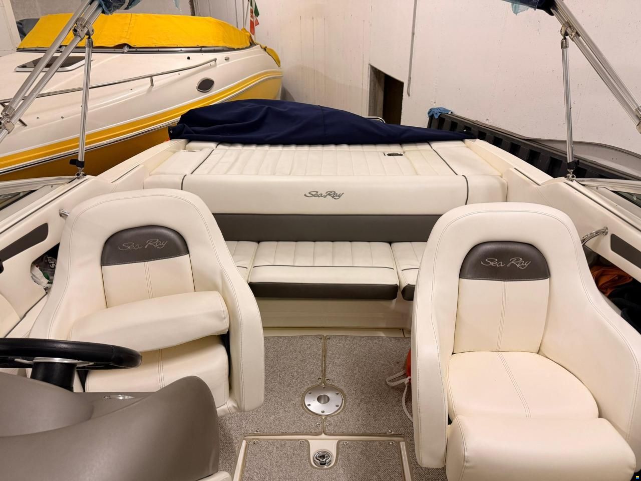 Sea Ray 220 SSE
