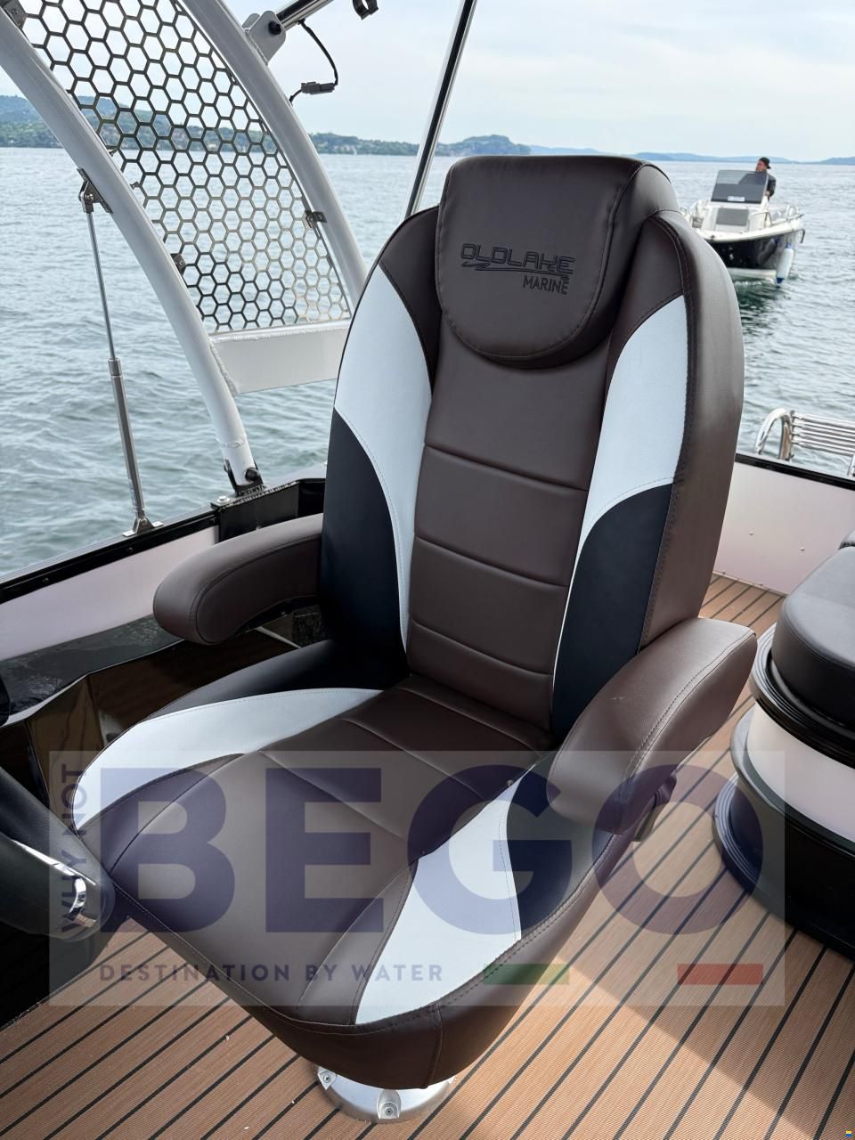Old Lake Marine PONTOON SENZA PATENTE