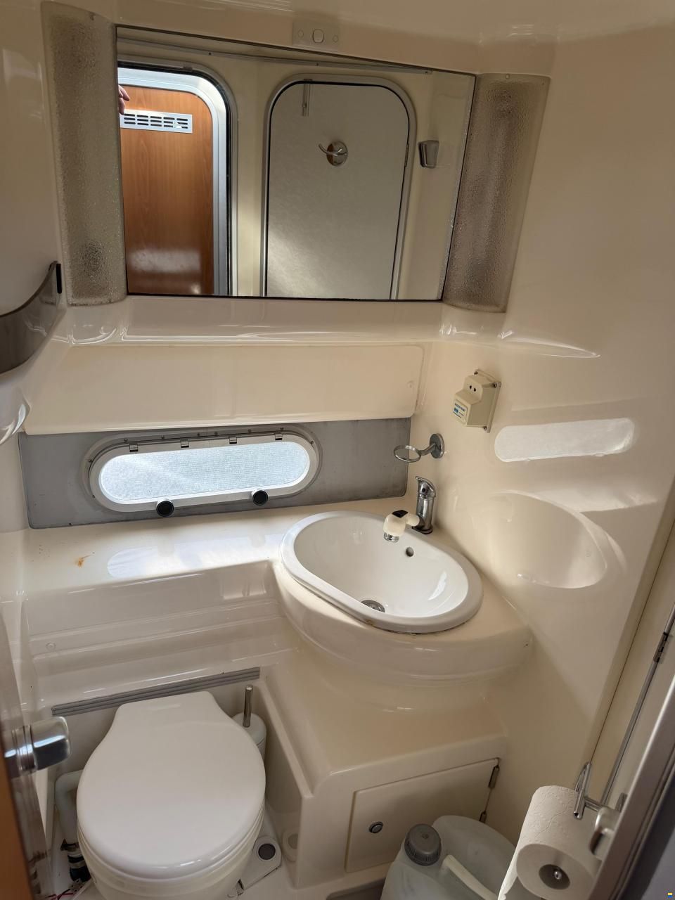 Sealine F330 Statesman