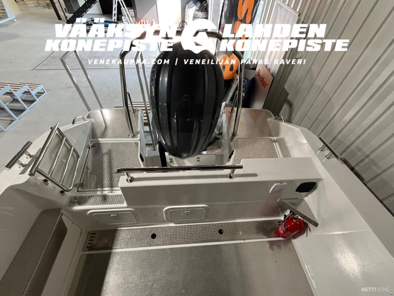 Buster Magnum Cabin
