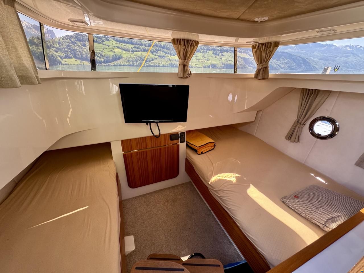 Marex 320 AFT Cabin Cruiser