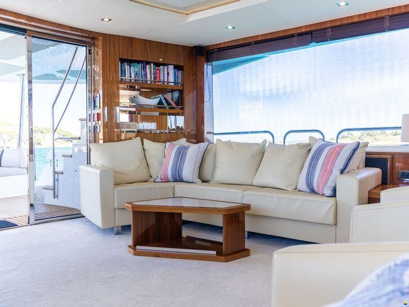 Sunseeker 86 Yacht