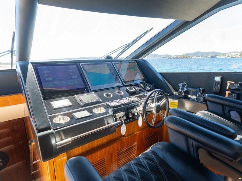 Sunseeker 86 Yacht