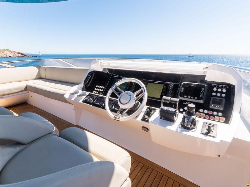 Sunseeker 86 Yacht