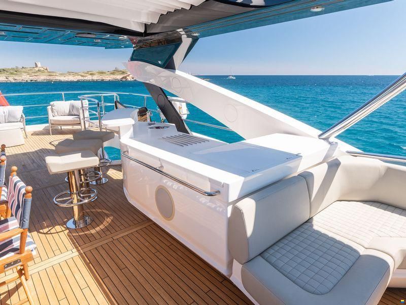 Sunseeker 86 Yacht