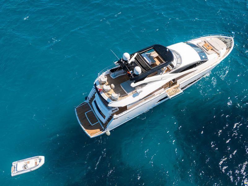 Sunseeker 86 Yacht