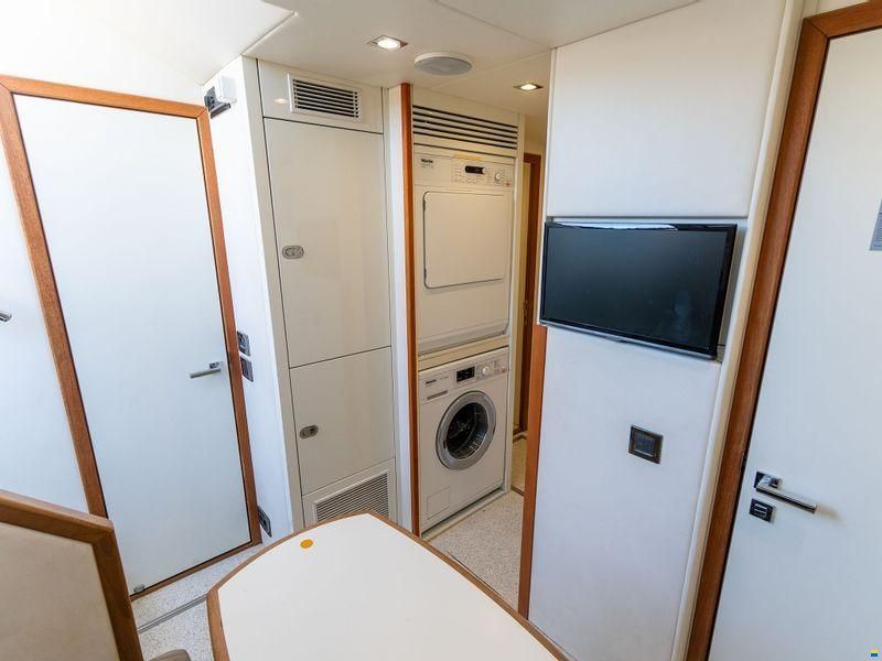 Sunseeker 86 Yacht