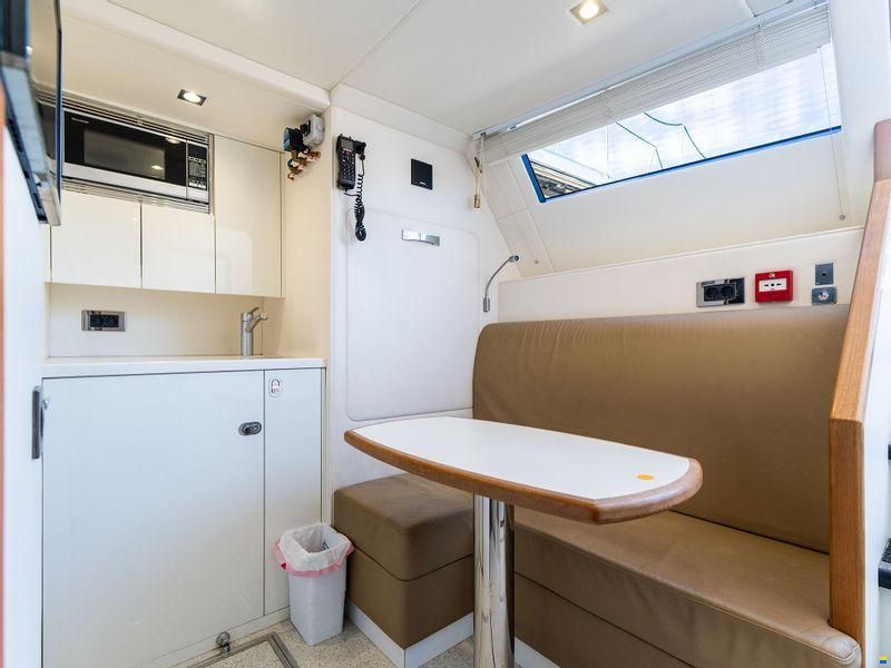 Sunseeker 86 Yacht