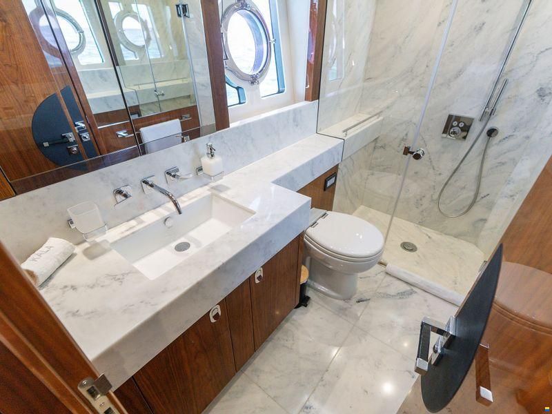 Sunseeker 86 Yacht