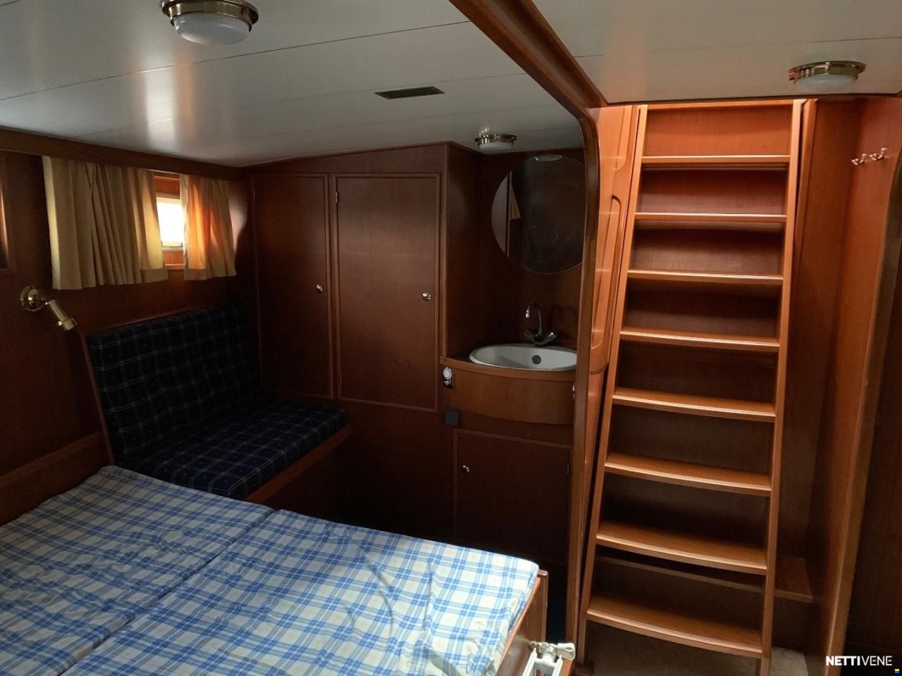 Alm De Alm Trawler