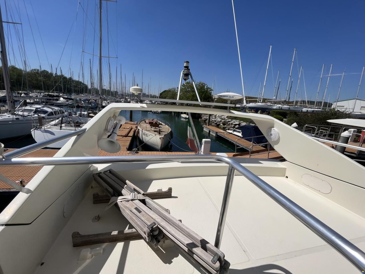 Ferretti 43