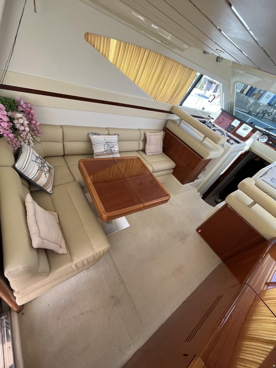 Ferretti 43