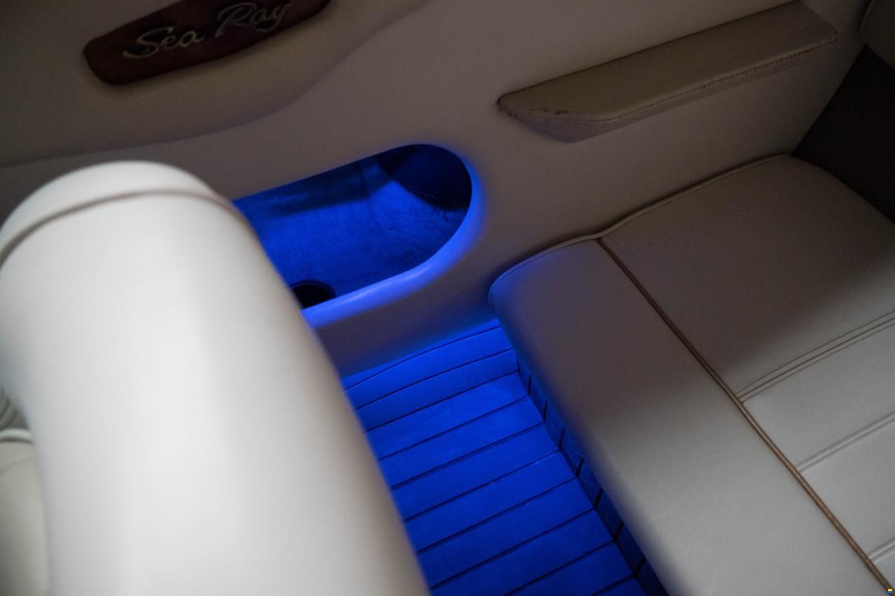 Sea Ray 200 Signature