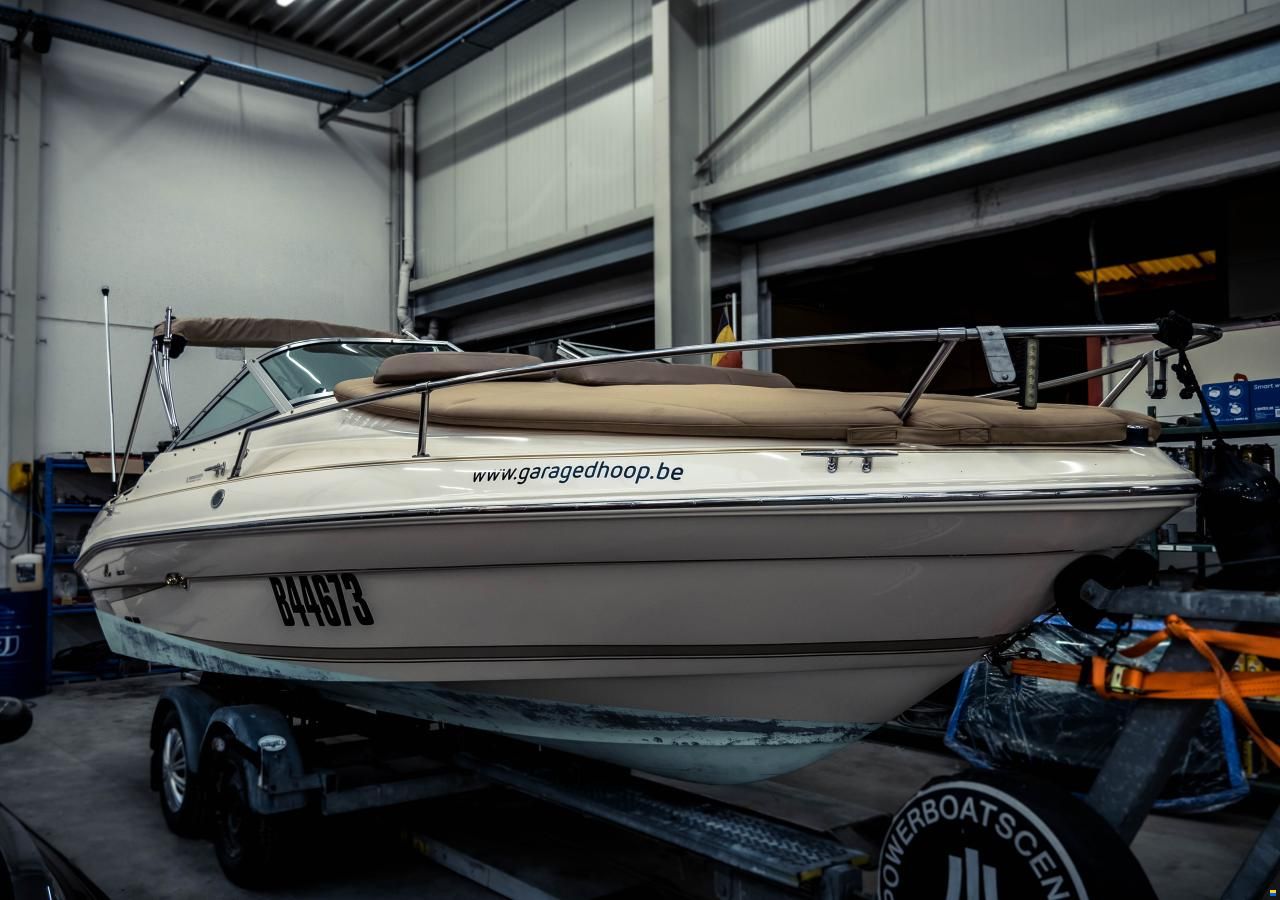 Sea Ray 200 Signature