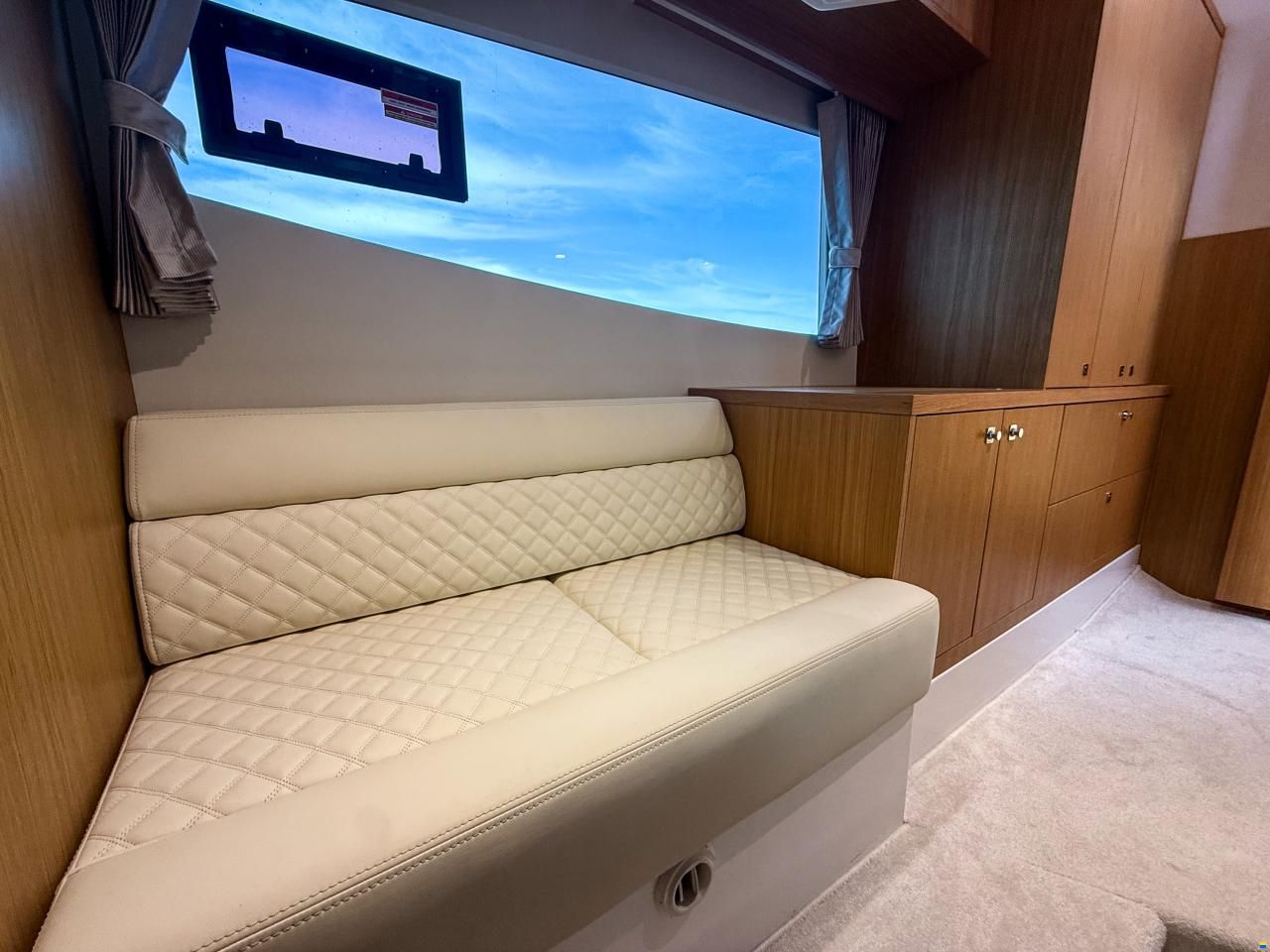 Galeon 360 Fly