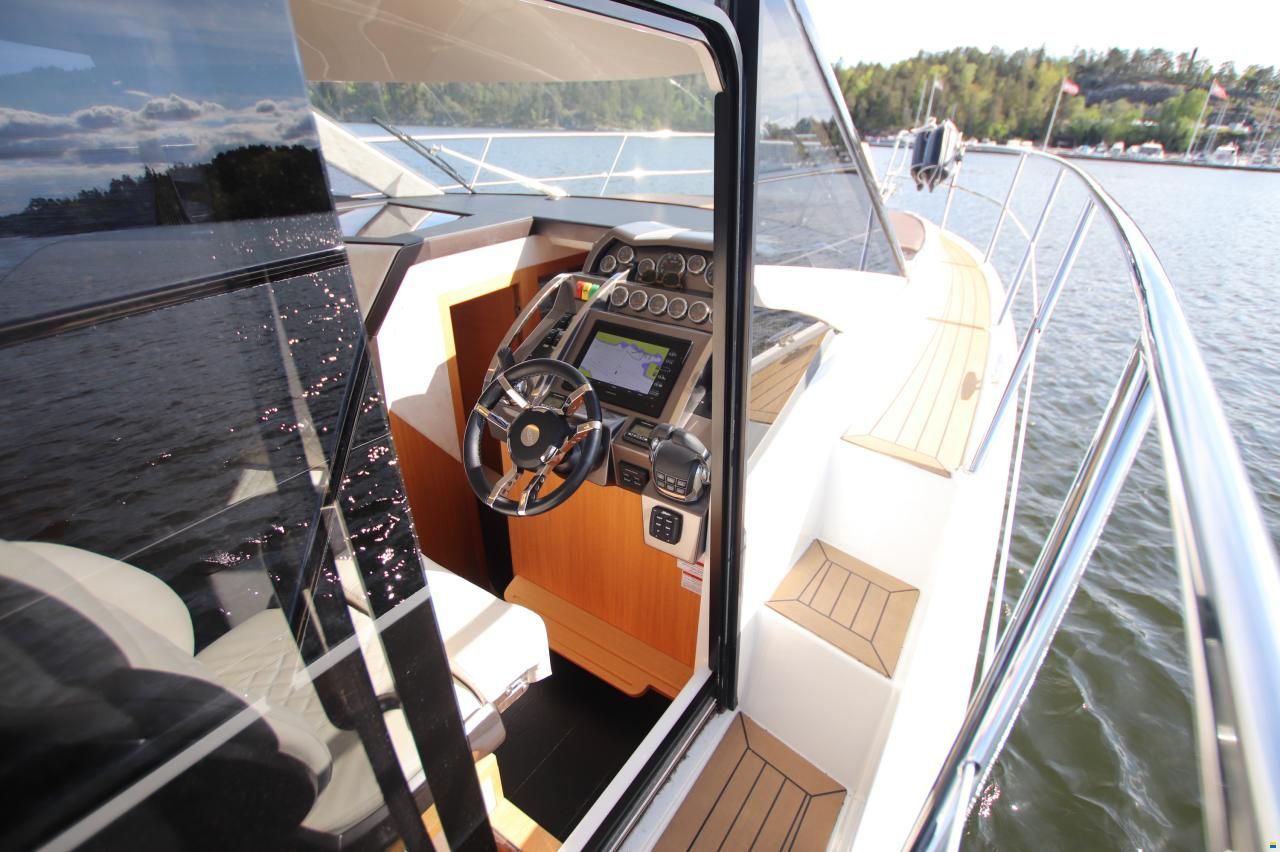 Galeon 360 Fly