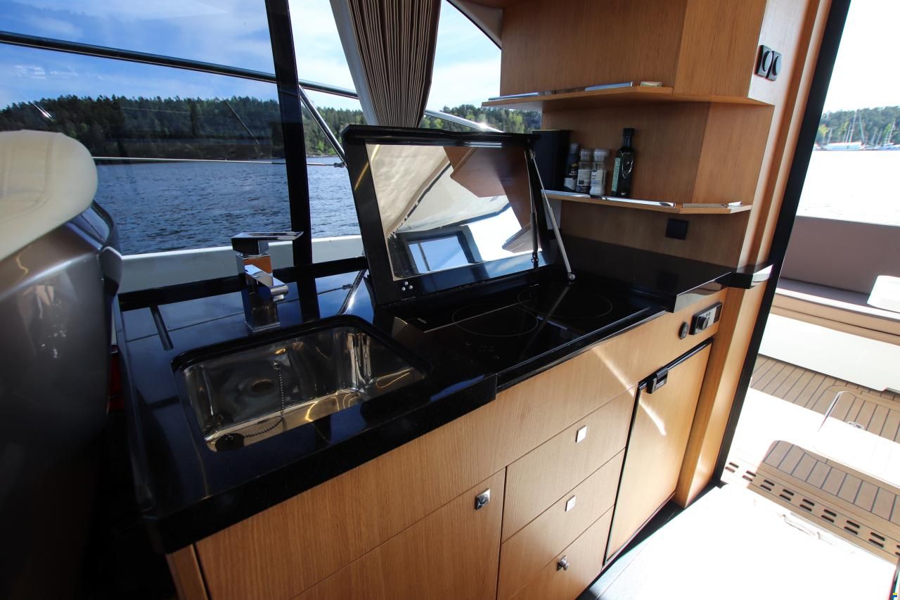 Galeon 360 Fly