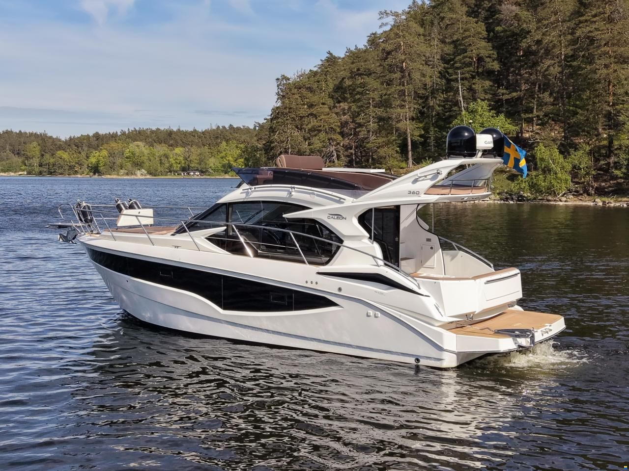 Galeon 360 Fly