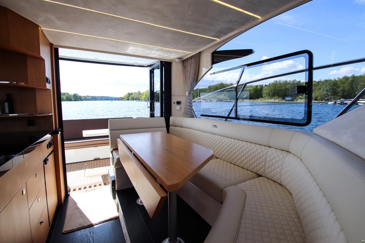 Galeon 360 Fly