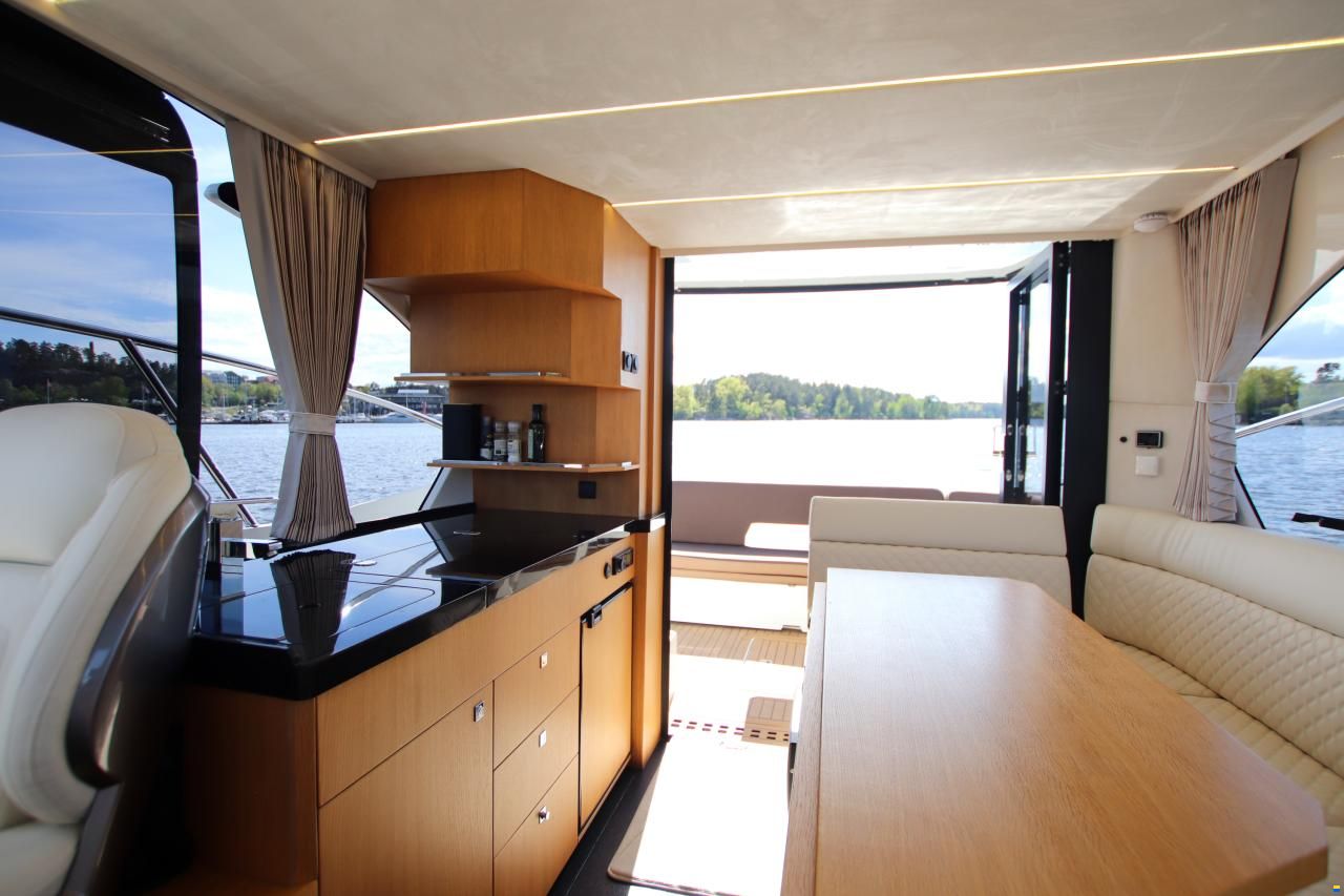 Galeon 360 Fly