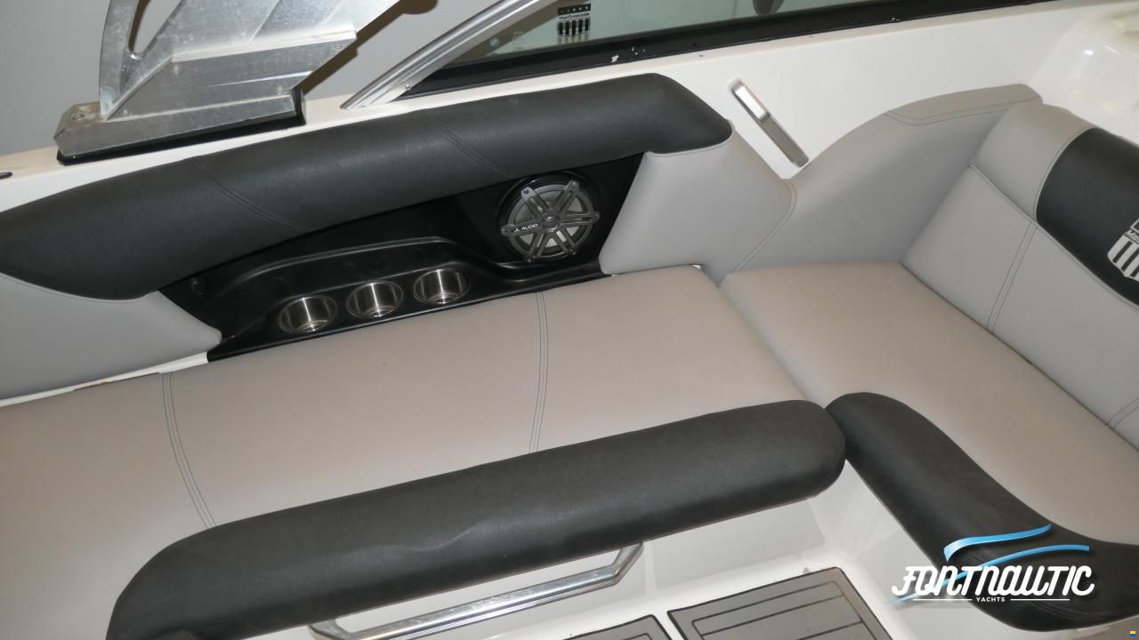 MasterCraft X2