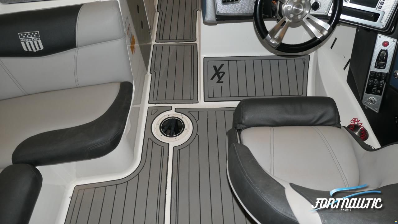 MasterCraft X2