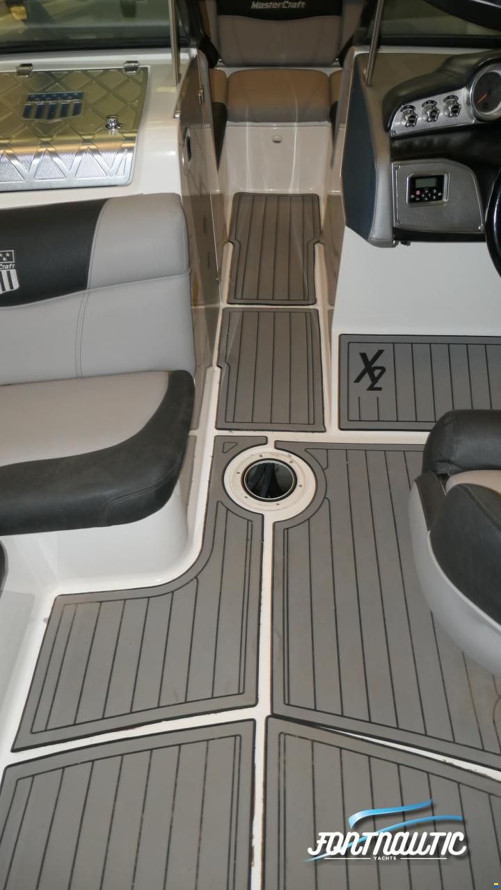 MasterCraft X2