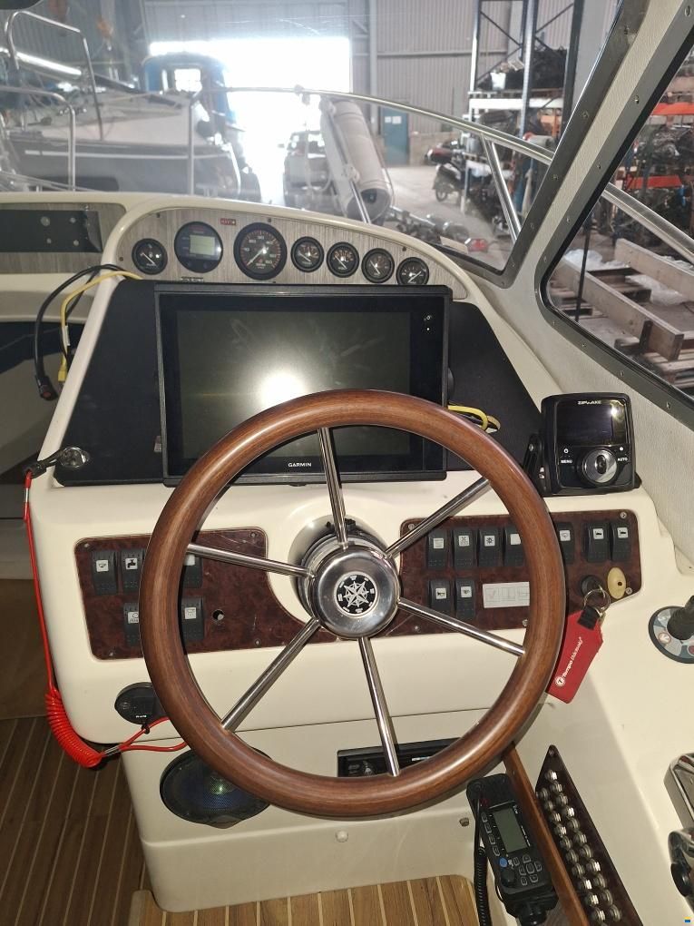 Bella Falcon 26
